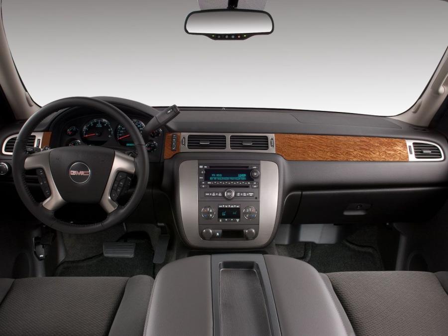  GMC Yukon 2006 года  (фото 2 из 20)